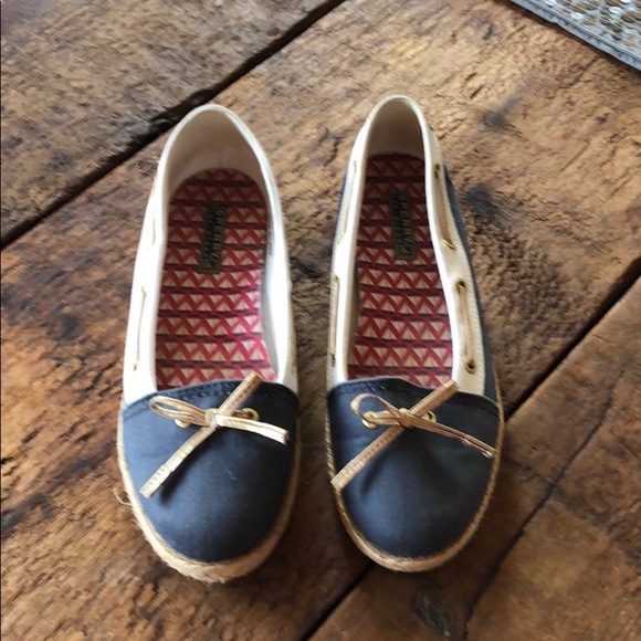 Sperry Shoes - DONATED!! Blue & white Sperry Top-Siders w/gold
